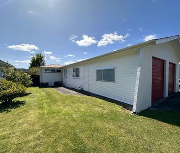 Sunny 3-Bedroom Home in Wainuiomata - Photo 6