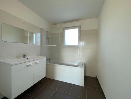 Location Maison 5 pièces 127m² MURS ERIGNE 49610 - Photo 4