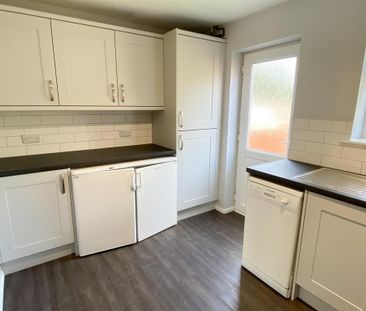 2 bedroom mews to rent - Photo 6