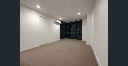 Stylish Apartment in the Heart of Carlton – Location & Lifestyle - Photo 2