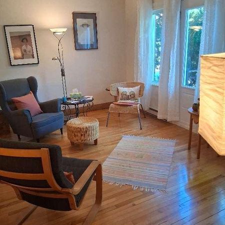 4 1/2 au rez-de-chaussée avec cour privée - Photo 3