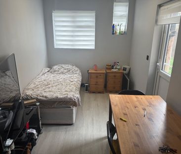 Room in a Shared House, Doggett Road, SE6 - Photo 5