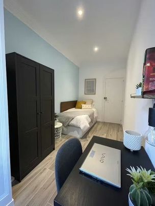 Carrer de la Creu Coberta, Barcelona, Catalonia 08014 - Photo 1