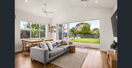 Stunning Fully Furnished Seaside Abode - A short stroll to the sands of Semaphore beach. - Photo 3