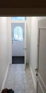 1 ROOMMATE/PINK TRINITY BELLWOODS 3 BED APARTMENT - Photo 3