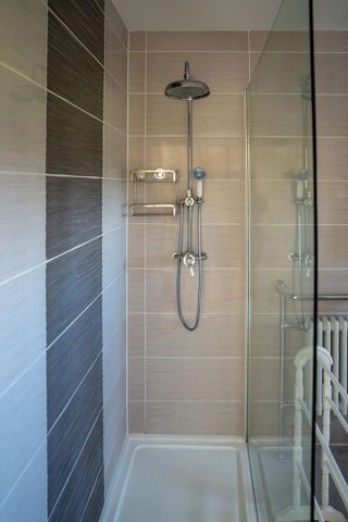 5 bedroom detached house to rent - Photo 2