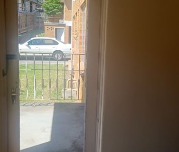 Ivanhoe East - Photo 2