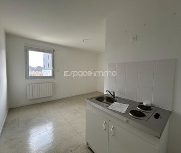 Location Appartement 1 pièce 25m² LE GRAND QUEVILLY 76120 - Photo 1
