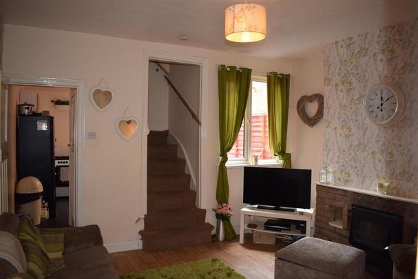 2 bedroom terraced house to rent - Photo 1