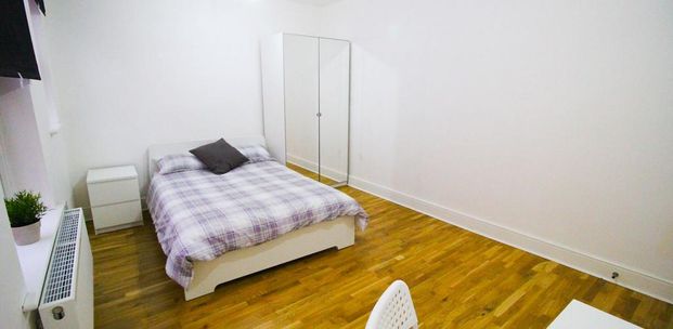 3 bedroom flat to rent - Photo 1