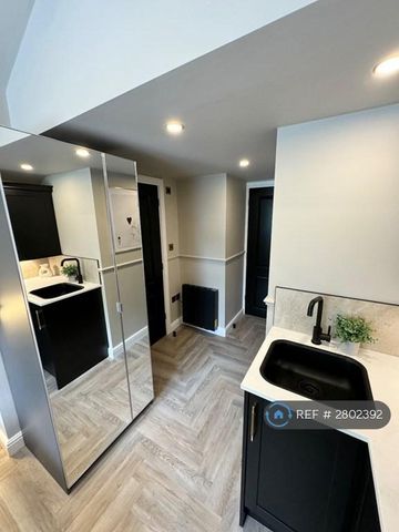 1 bedroom in a house share to rent - Photo 4