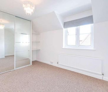 Lime Walk, Henlow, SG16 - Photo 2