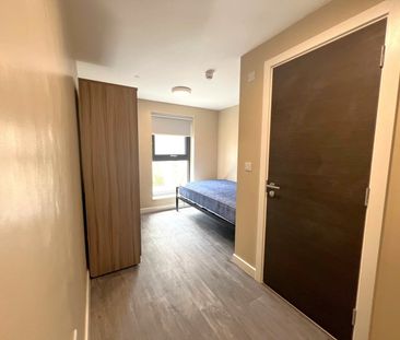 6 Bed Flat, Bristol, BS2 - Photo 2