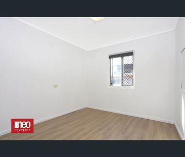 4/70 Paradise Island, Surfers Paradise, Qld 4217 - Photo 6