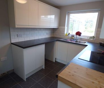 3 bedroom terraced house to rent - Photo 5