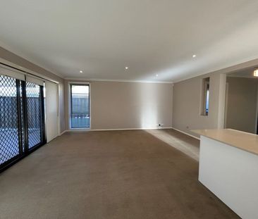 Spacious 3-Bedroom Home in a Quiet Location! - Photo 1