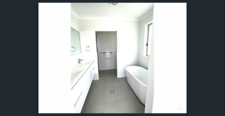 Home With Large Yard - Photo 4