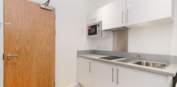 Studio to rent - Photo 2