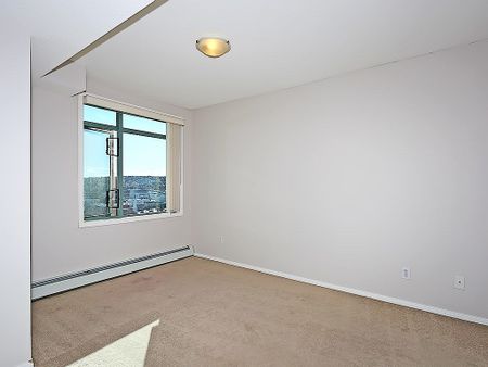 1121 6 Ave SW, Calgary - Photo 4