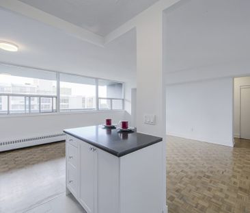 North Shore Towers - Photo 1