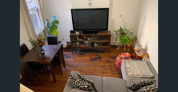 LARGE 4 BEDROOM - Photo 1