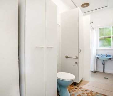 Freshly Repainted Home in a Prime Baulkham Hills Location - Photo 4