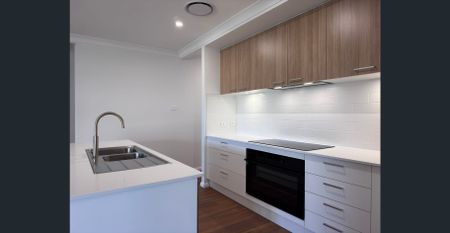 Stunning New Home on Level Corner Lot - Multiple Living, Generous Yard, Ducted Air Con, Alfresco - Photo 2