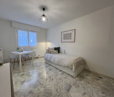 Location Appartement 1 pièce 24m² CANNES 06400 - Photo 1
