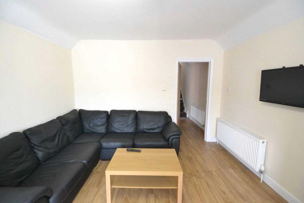 5 bedroom flat to rent - Photo 1