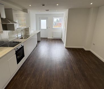 2 bedroom terraced house to rent - Photo 4