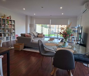 Sunshine West - Photo 2