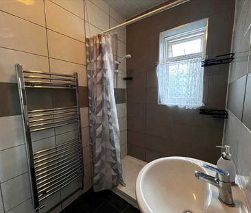 3 bedroom end of terrace house to rent - Photo 5