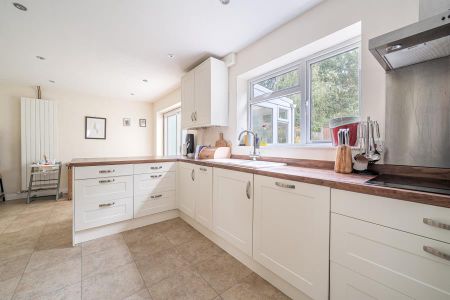 Gosden Hill Road, Guildford, GU4 - Photo 2