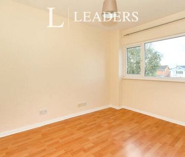 4 bedroom house to rent Como Place, Newcastle, ST5 - Photo 4