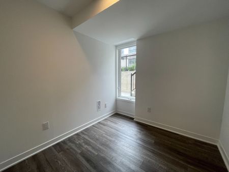 For Lease - 20 Ed Clark Gardens Unit# TH13, Toronto, Ontario - Photo 5