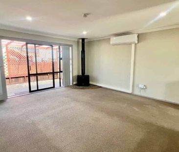 2 bedroom with sunroom - Photo 3