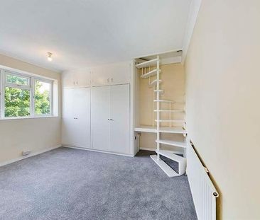 West Mead, Ruislip, HA4 - Photo 4