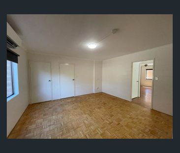 15 Third Avenue, Labrador, Qld 4215 - Photo 3