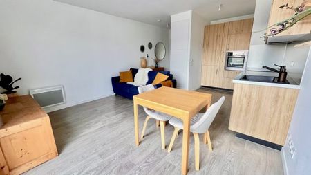 A LOUER - T2 + BALCON + 2 PARKINGS - Photo 4