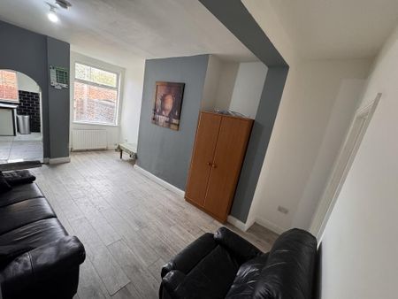 3 bedroom terraced house to rent - Photo 2