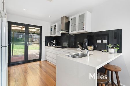 11 Busst Drive, Watsonia North - Photo 5