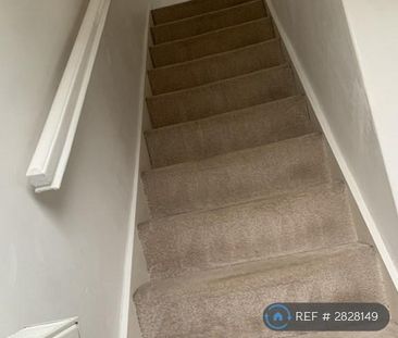 2 bedroom semi-detached house to rent - Photo 4