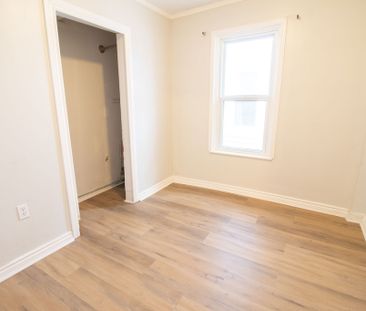 71 John St, Welland - 2 Bedroom House - Photo 2