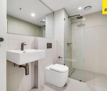 Nightfall | Flawless 2 Bedroom Ensuite Apartment - Photo 4