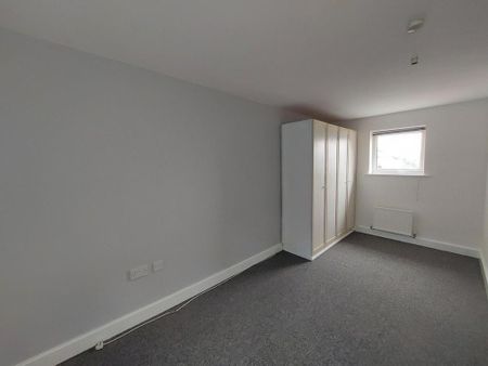 4 bedroom terraced house to rent - Photo 2