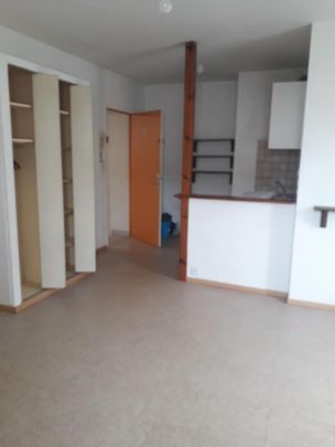 Location Appartement 1 pièce 25m² SAINTES 17100 - Photo 1