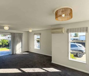 Natural Lighting, Three Bedroom Home On Beautiful Grounds! - Photo 2