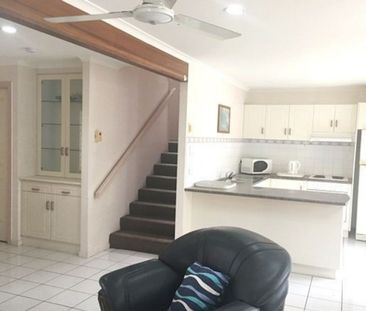 1/6 View Street, West Gladstone - Photo 3