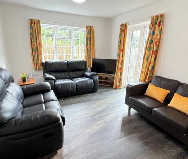 5 bedroom house to rent - Photo 2