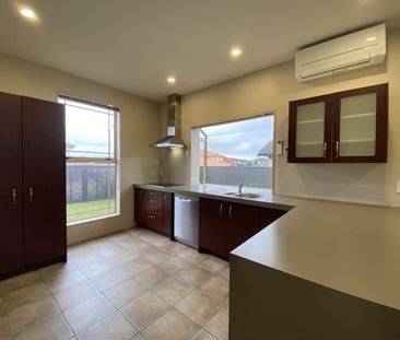18 White Pine Avenue, Woodridge - Photo 1